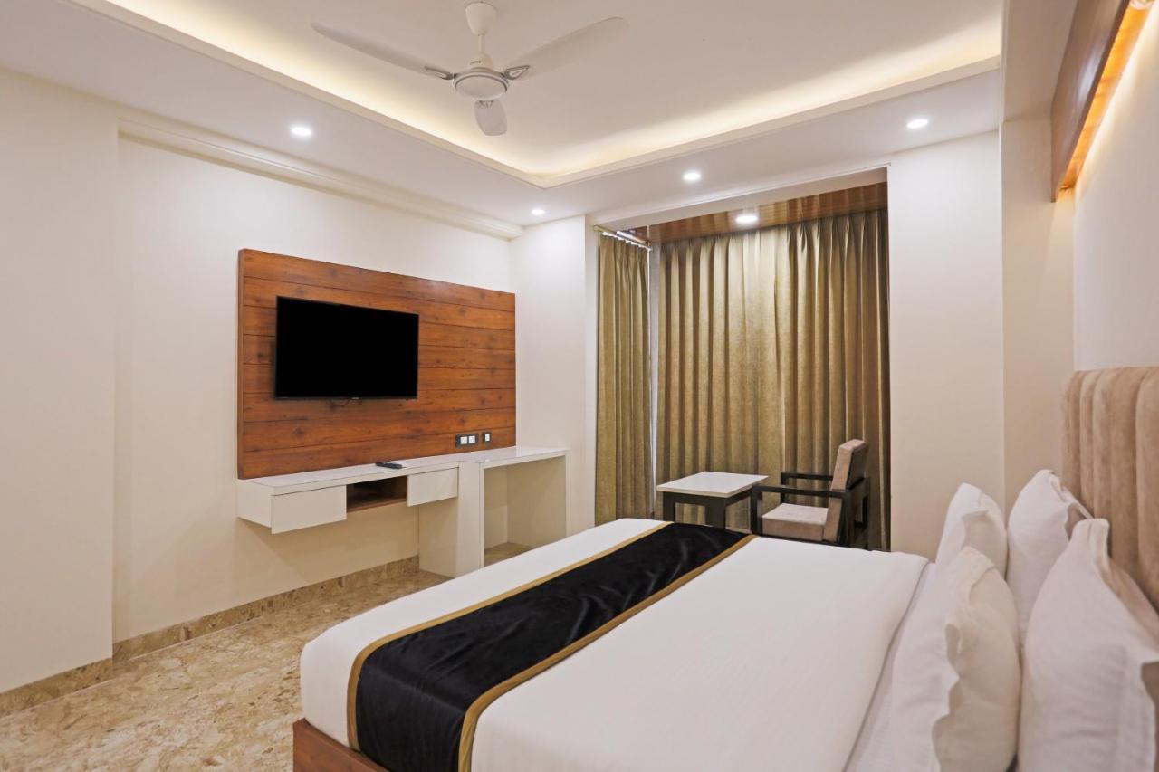 Hotel Deluxe Stay Inn - Near Delhi Airport นิวเดลี ภายนอก รูปภาพ