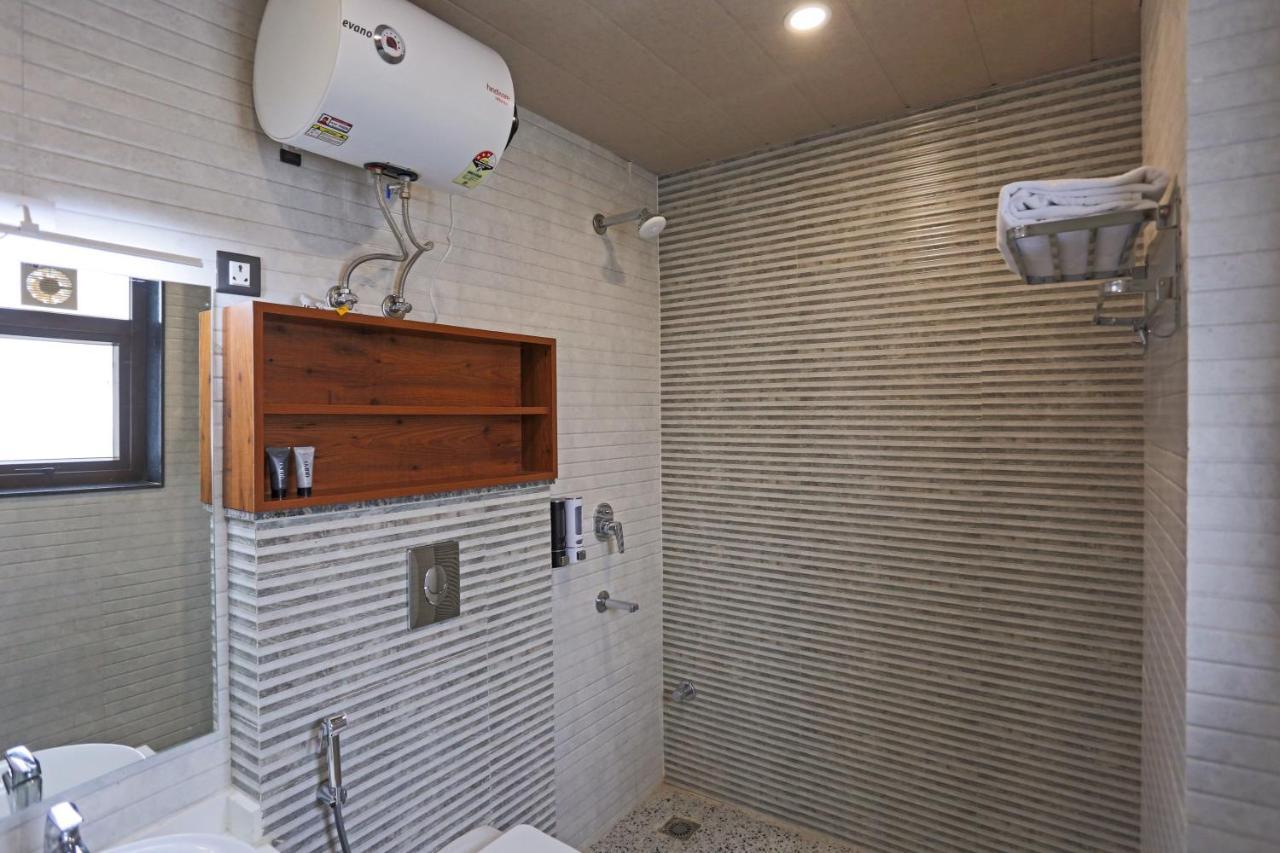 Hotel Deluxe Stay Inn - Near Delhi Airport นิวเดลี ภายนอก รูปภาพ