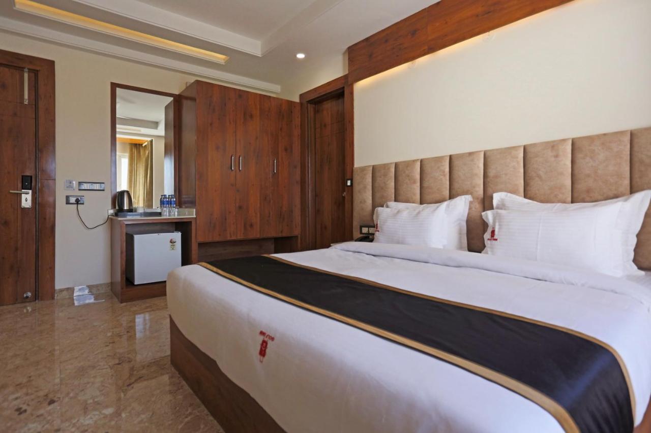 Hotel Deluxe Stay Inn - Near Delhi Airport นิวเดลี ภายนอก รูปภาพ
