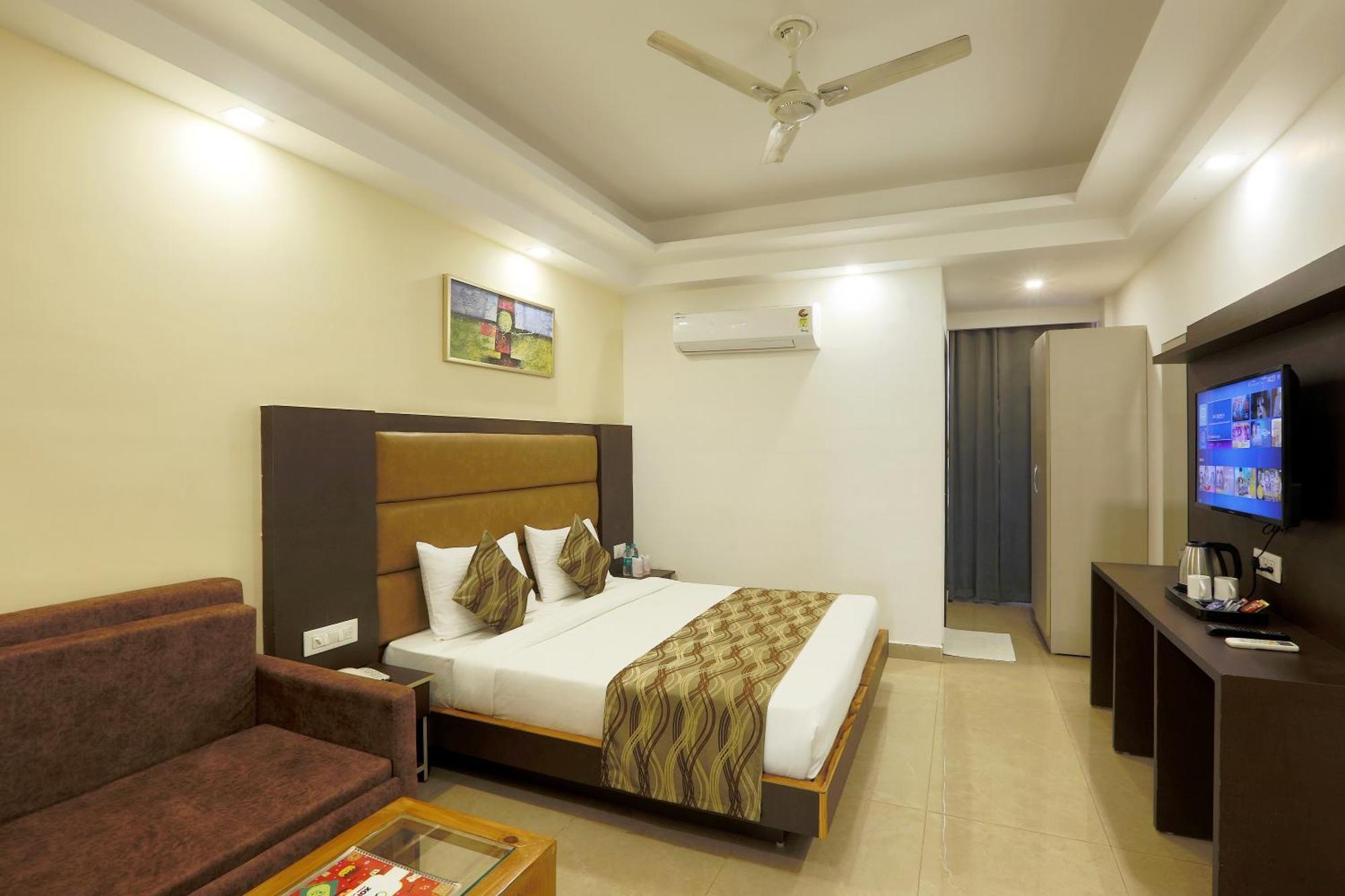 Hotel Deluxe Stay Inn - Near Delhi Airport นิวเดลี ภายนอก รูปภาพ
