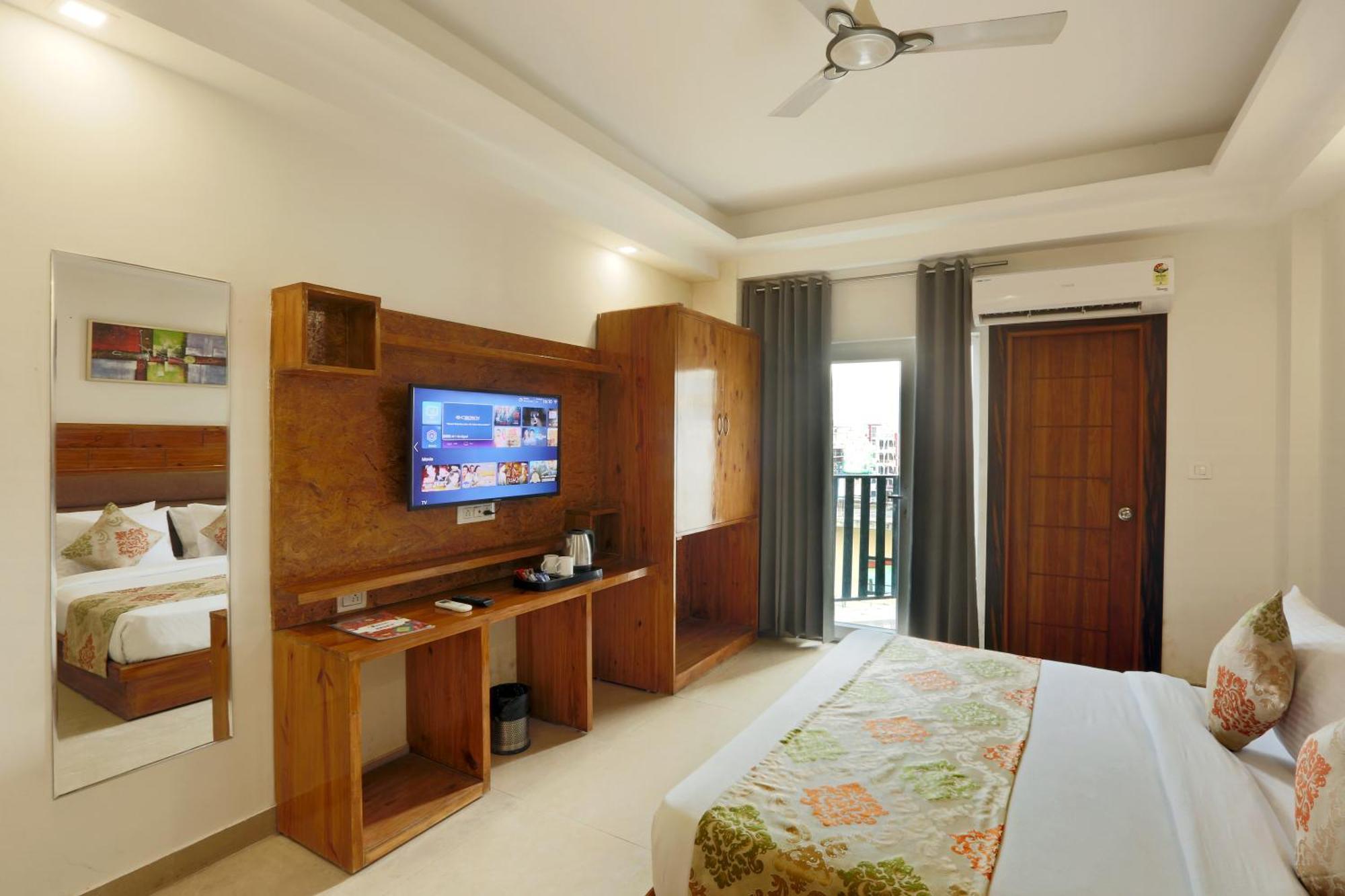 Hotel Deluxe Stay Inn - Near Delhi Airport นิวเดลี ภายนอก รูปภาพ