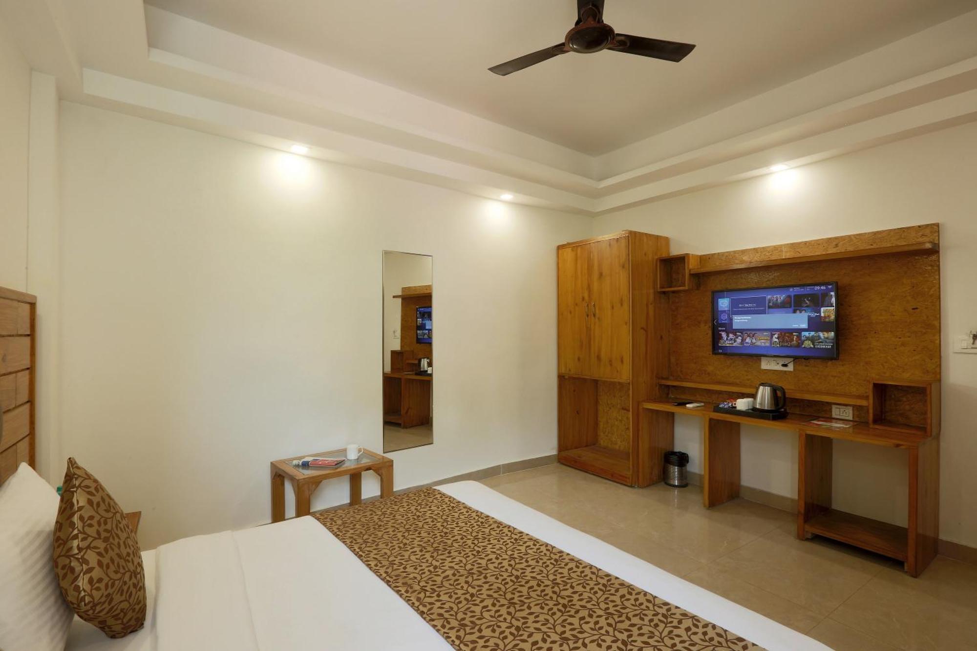 Hotel Deluxe Stay Inn - Near Delhi Airport นิวเดลี ภายนอก รูปภาพ