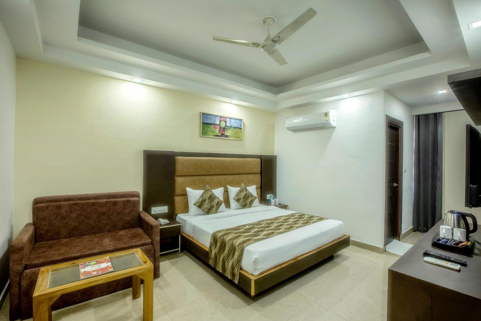Hotel Deluxe Stay Inn - Near Delhi Airport นิวเดลี ภายนอก รูปภาพ