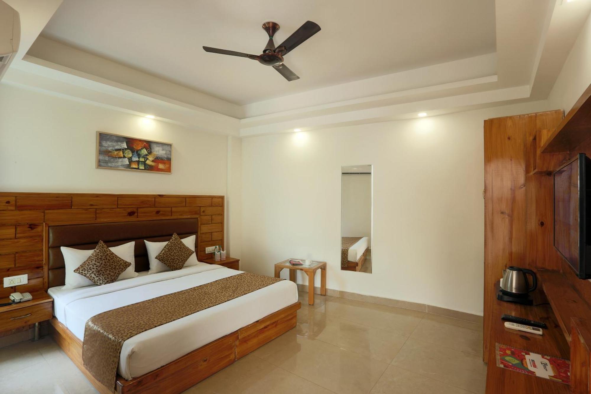 Hotel Deluxe Stay Inn - Near Delhi Airport นิวเดลี ภายนอก รูปภาพ