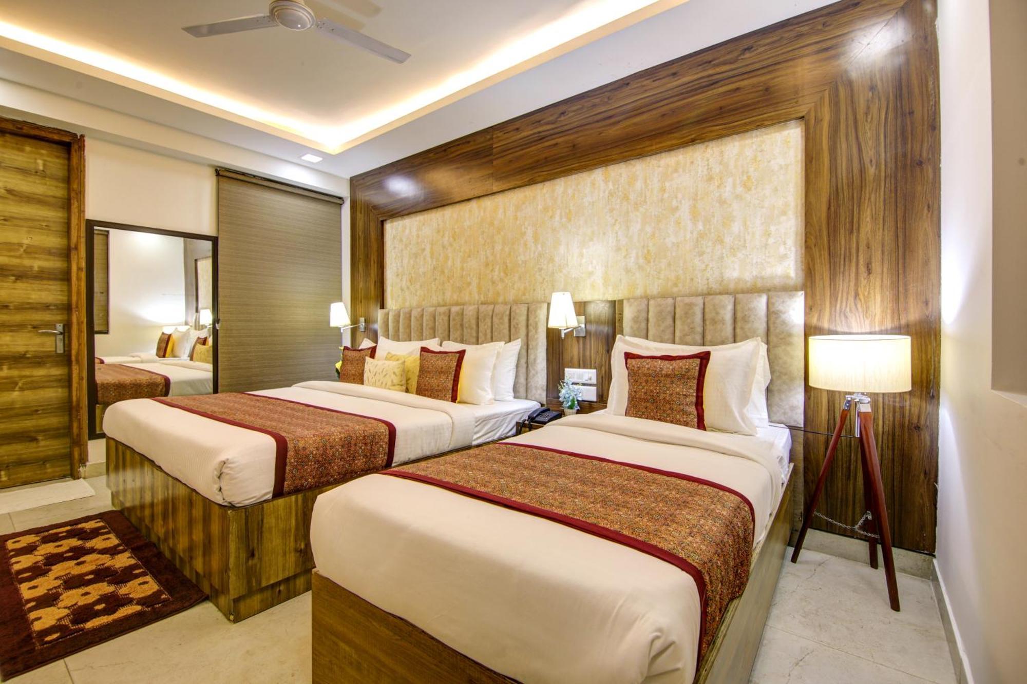 Hotel Deluxe Stay Inn - Near Delhi Airport นิวเดลี ภายนอก รูปภาพ