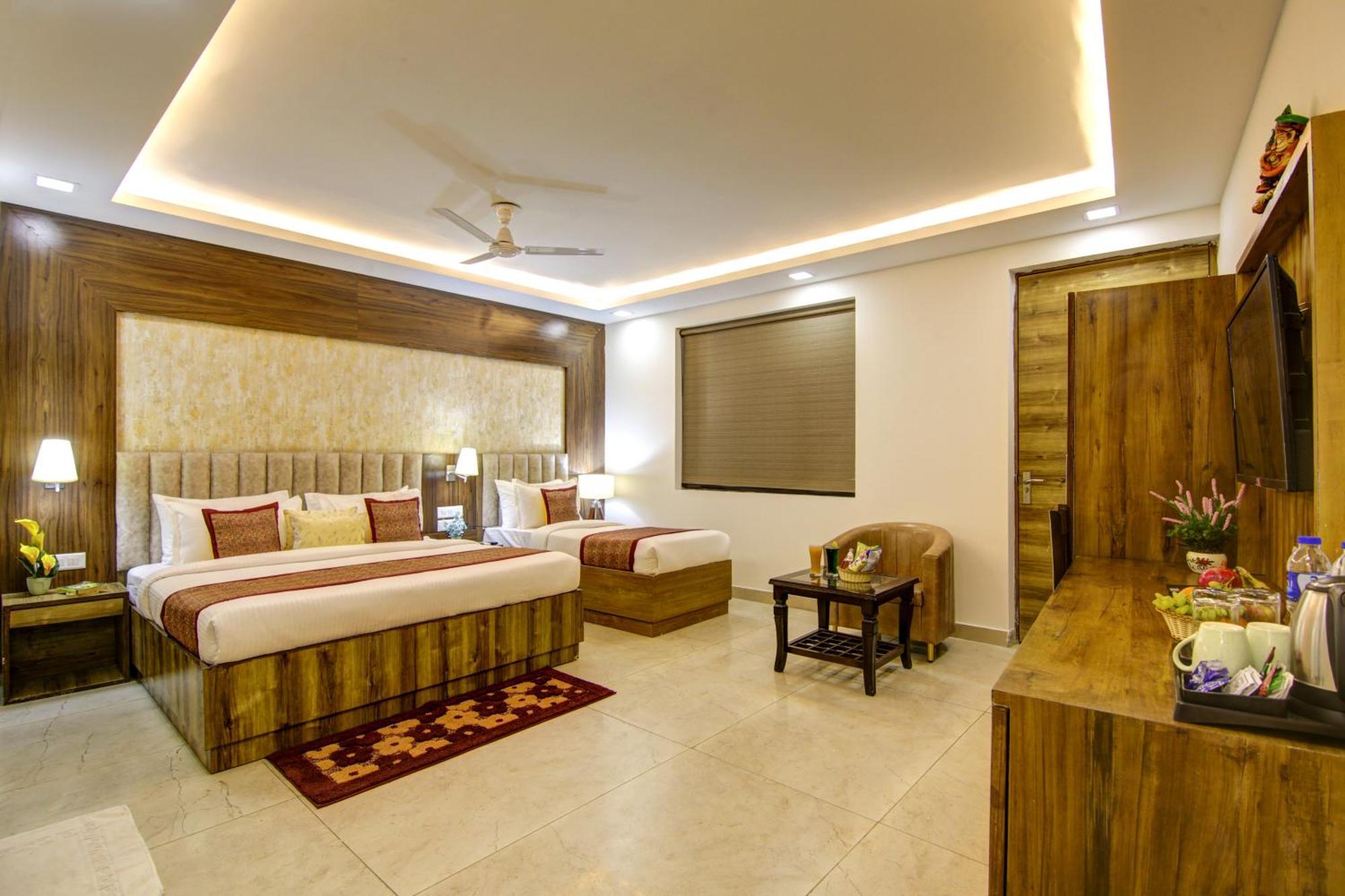 Hotel Deluxe Stay Inn - Near Delhi Airport นิวเดลี ภายนอก รูปภาพ
